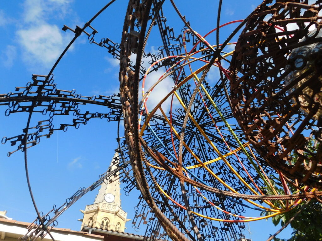 Sculpture contemporaine au Grand Presbytère, Salle d’exposition Martres Tolosane.
