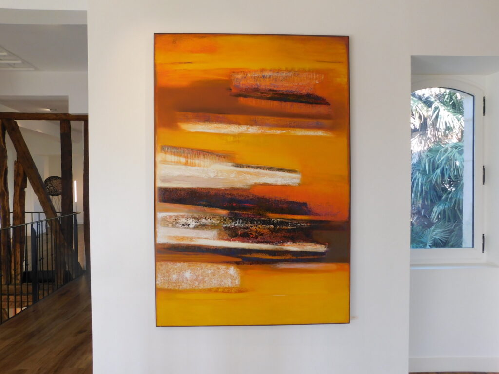 Œuvre moderne aux tons chauds, Le Grand Presbytère; Salle d’exposition Martres Tolosane.