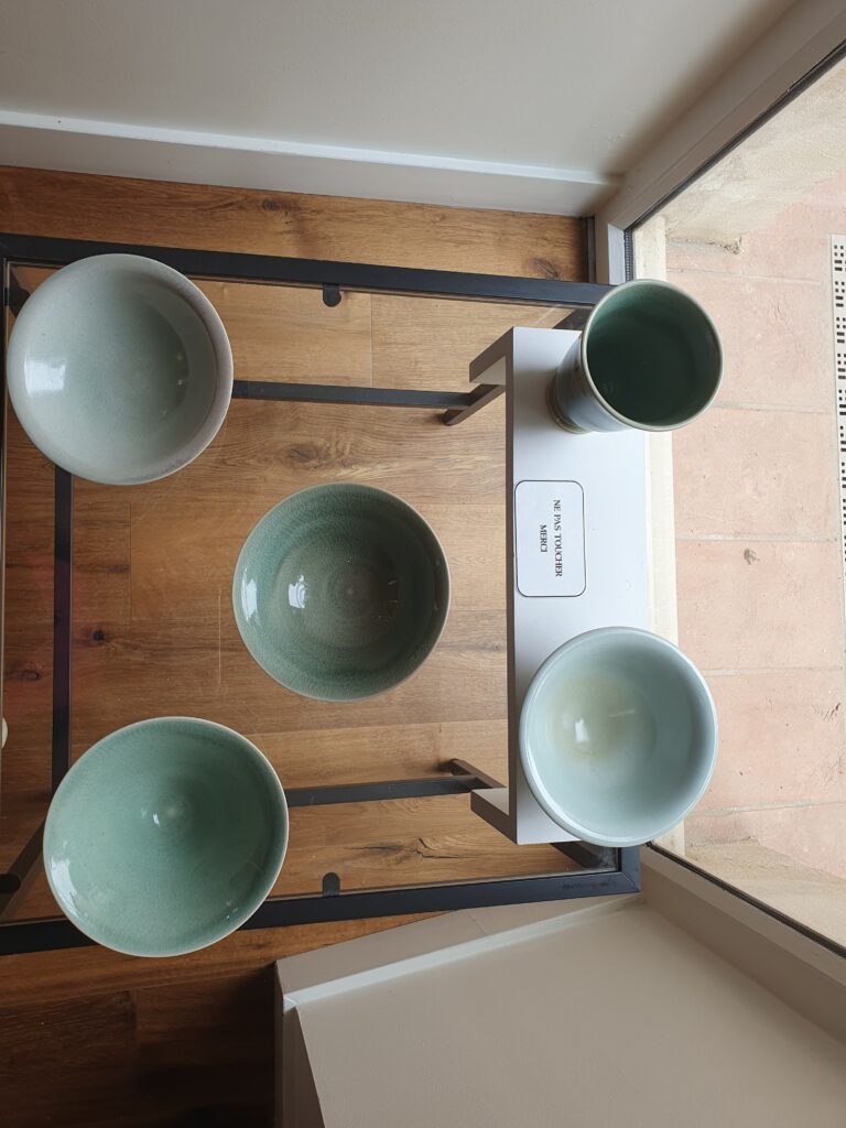 Céramiques exposées au Grand Presbytère, Salle d’exposition Martres Tolosane.