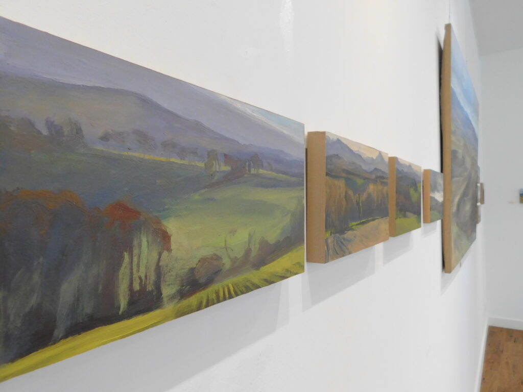 Peintures exposées à la Salle d’exposition Martres Tolosane, Le Grand Presbytère.