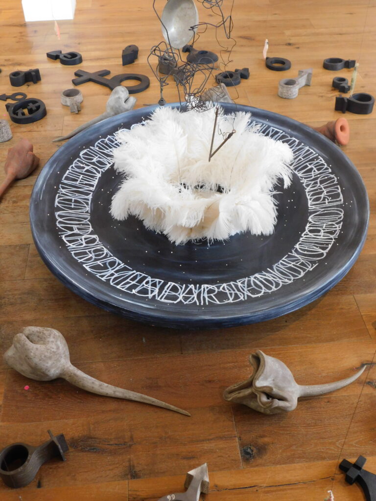 Œuvre d'art au Grand Presbytère; Salle d’exposition Martres Tolosane.