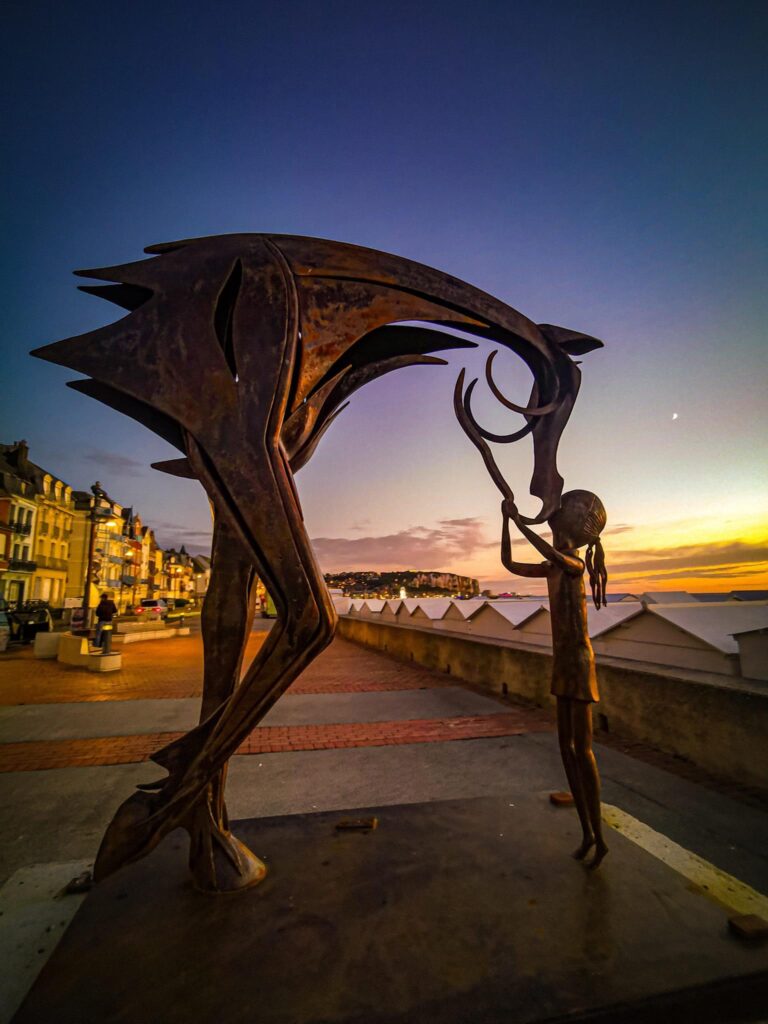 Sculpture artistique à proximité du Grand Presbytère, Salle d’exposition Martres Tolosane.